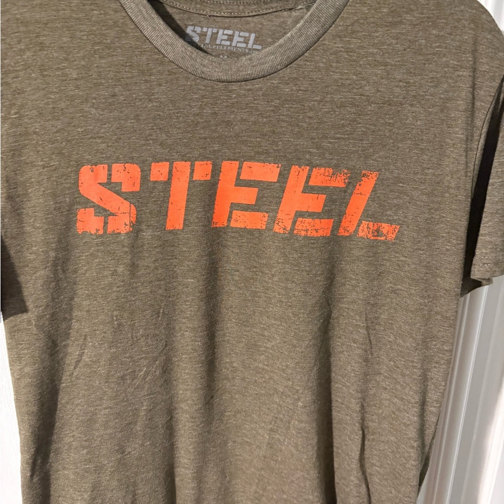 Men's Steel Military Green T-Shirt with Orange Print EUC size medium